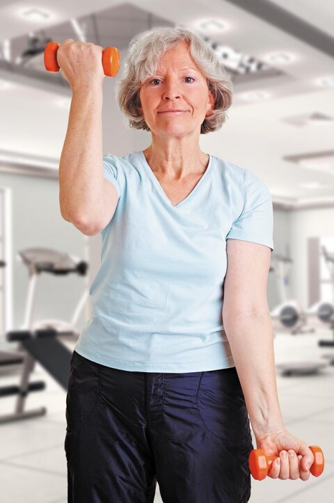 Fitness oudere vrouw 9108791l